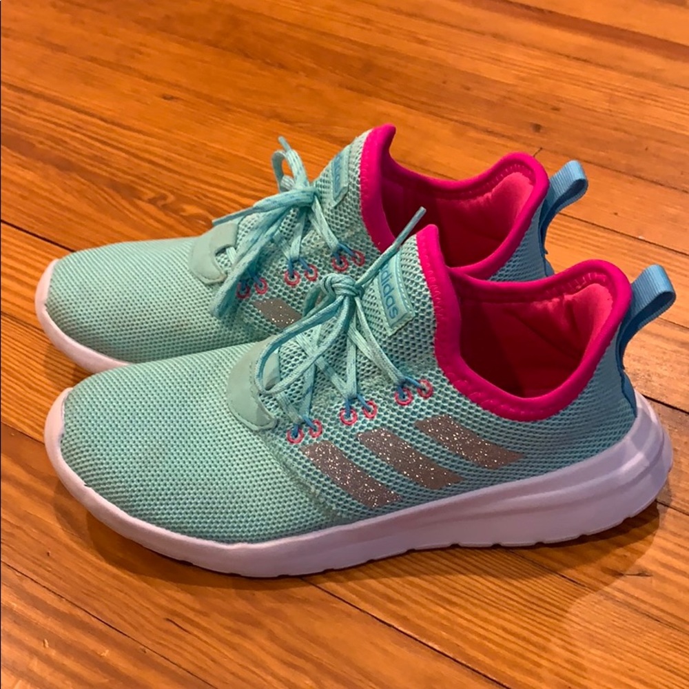 Adidas Size 7 sneakers